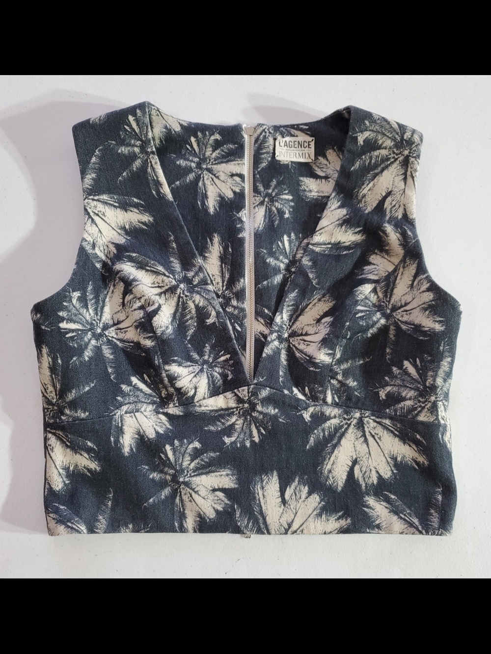 L'AGENCE Intermix Sz 6 Back Zip  Palm-Print Sleeveless Crop Top in Black & Cream